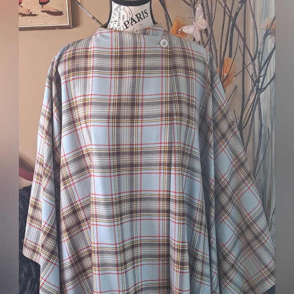 Dalkeith vintage long poncho/wrap 🥰 one size - Picture 2 of 10